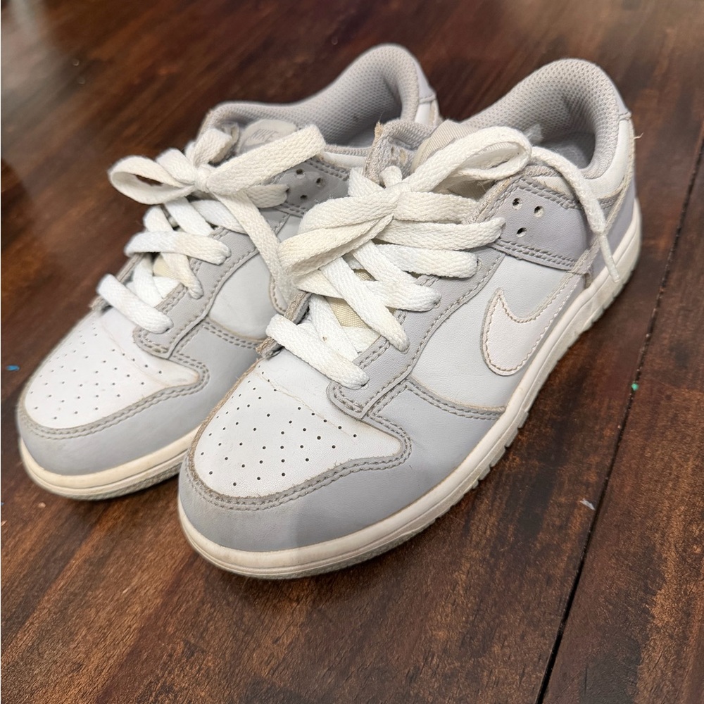 Nike Kids Sneakers in Gray and White